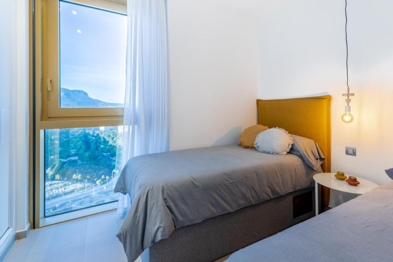 Intempo Luxury Ocean Views Resort Бенидорм Екстериор снимка