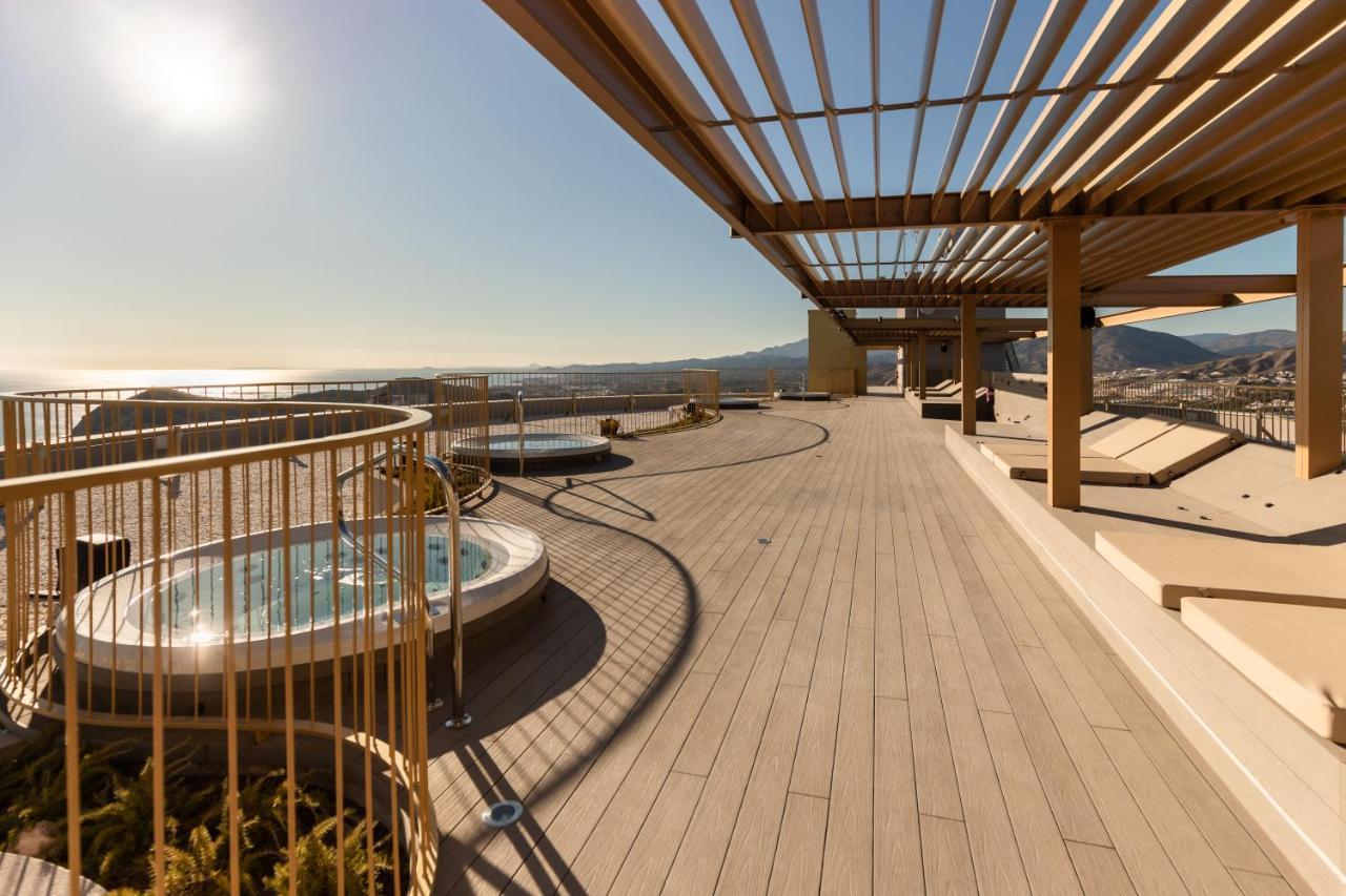 Intempo Luxury Ocean Views Resort Бенидорм Екстериор снимка