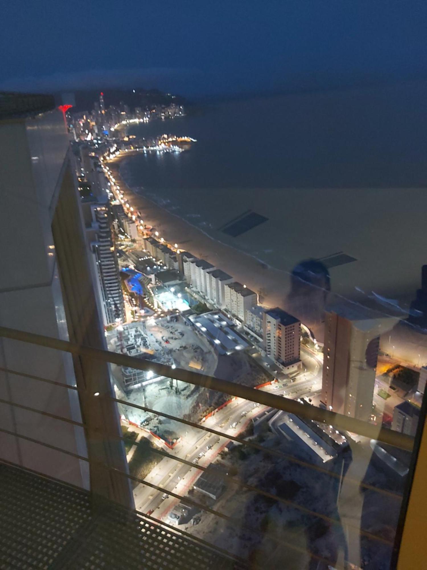 Intempo Luxury Ocean Views Resort Бенидорм Екстериор снимка