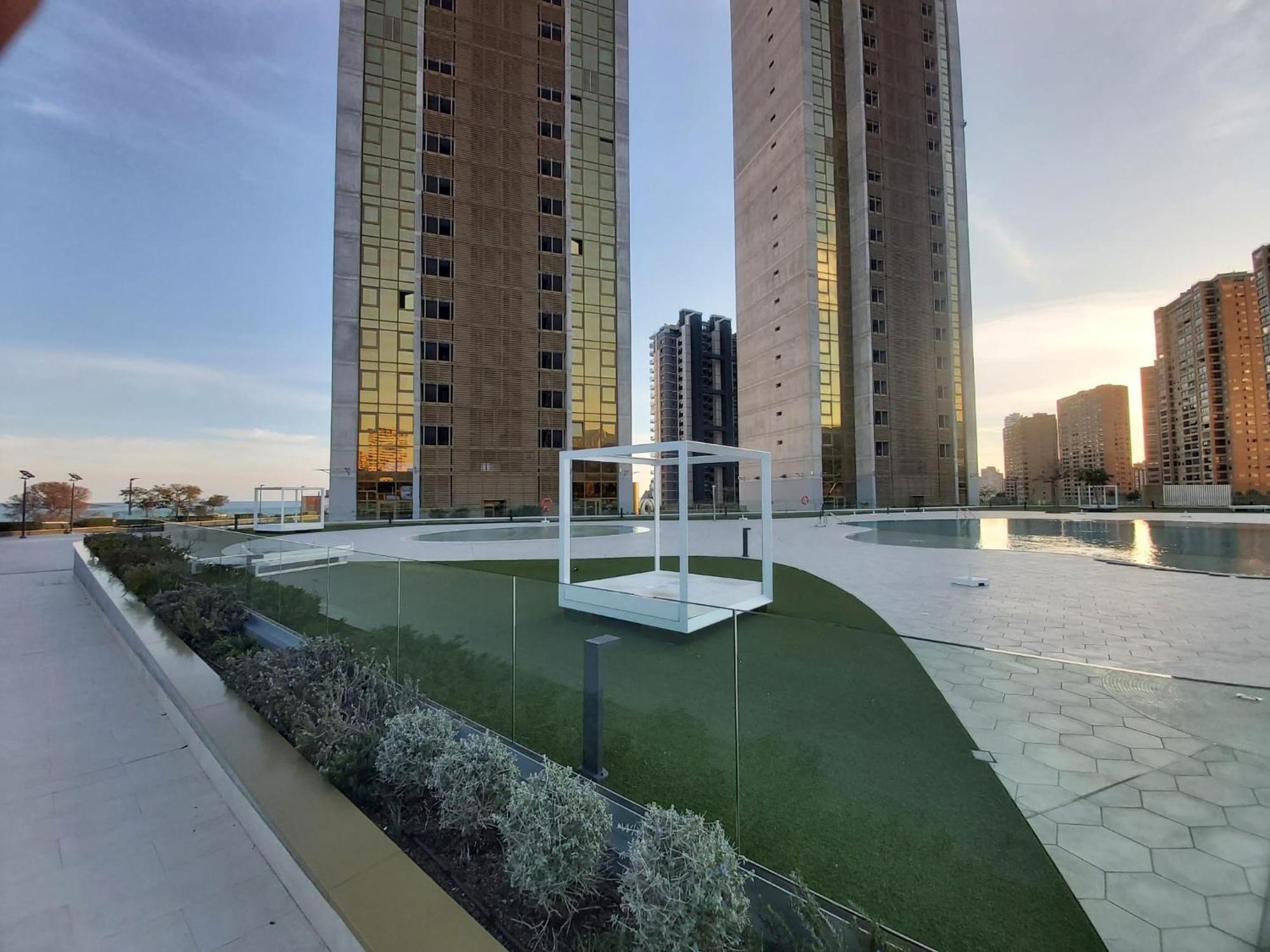 Intempo Luxury Ocean Views Resort Бенидорм Екстериор снимка