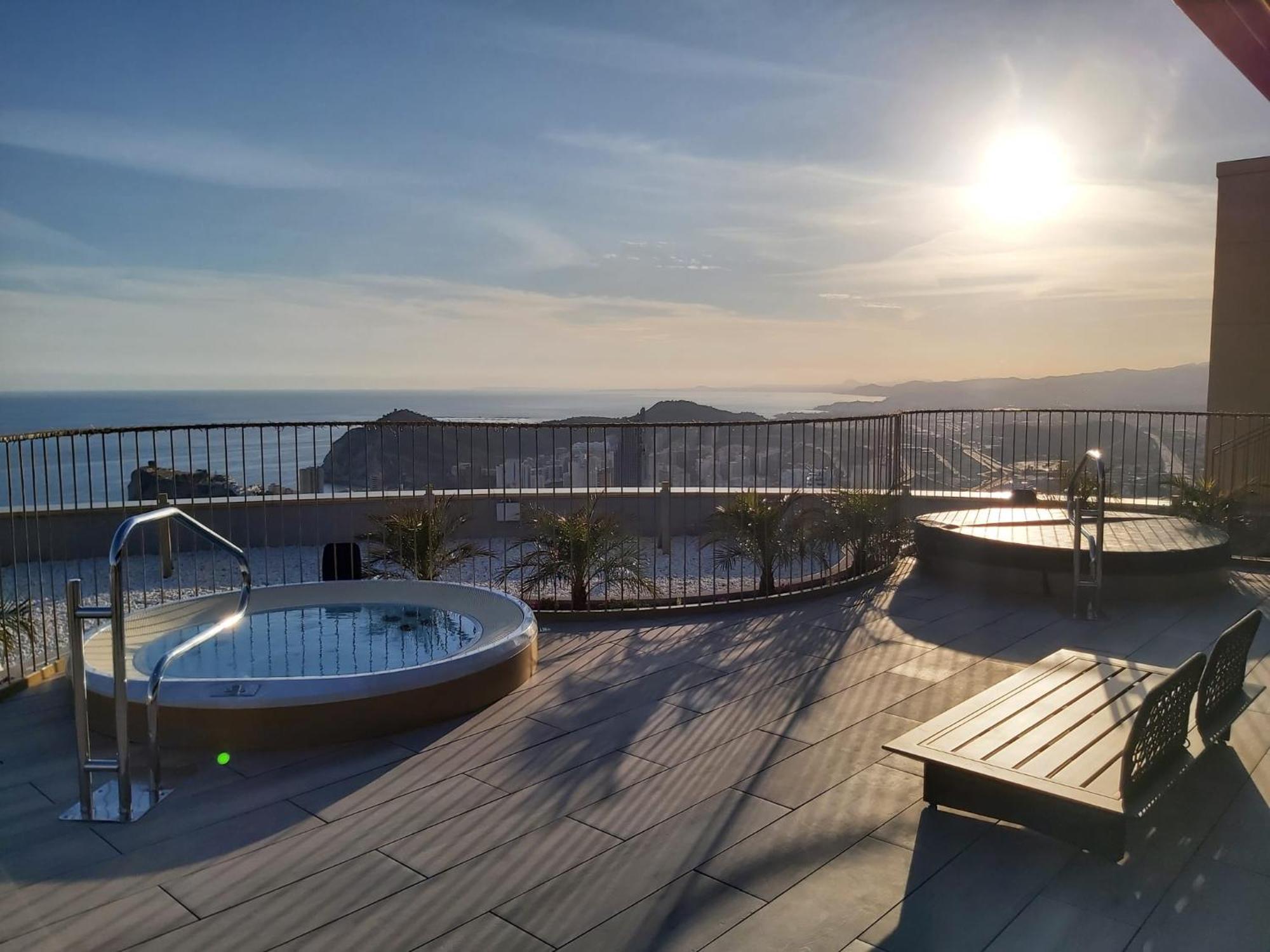 Intempo Luxury Ocean Views Resort Бенидорм Екстериор снимка